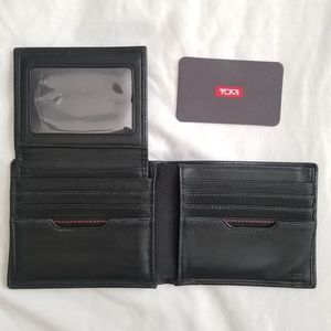 TUMI Mens Leather Wallet w/ Removable Passcase